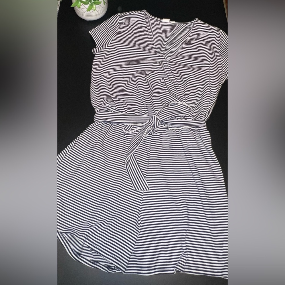 GAP Navy & White Striped V-Neck Tie Belt Romper Medium Like new